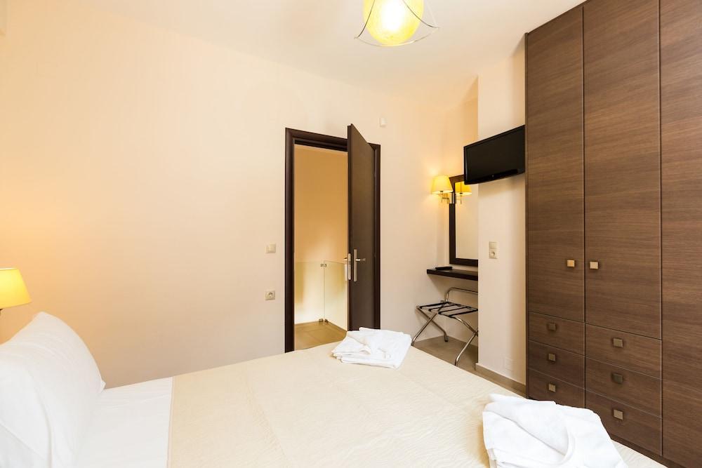 Pantheon Villas & Suites Vlikhádha Екстериор снимка