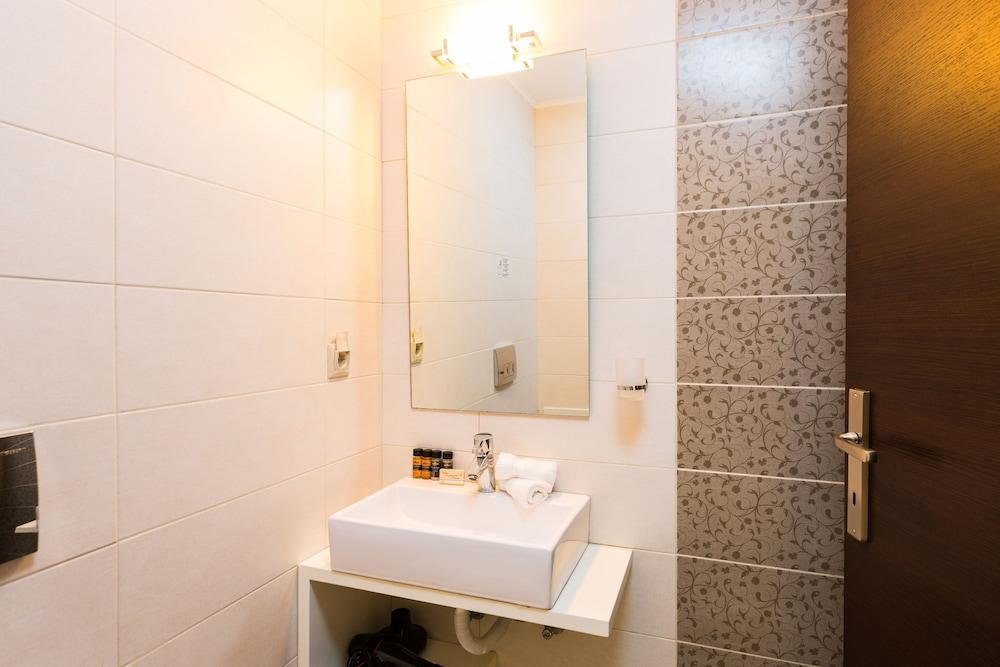 Pantheon Villas & Suites Vlikhádha Екстериор снимка